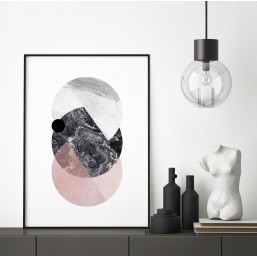 Pudrowo różowy plakat na ścianę w czarnej ramie aluminiowej